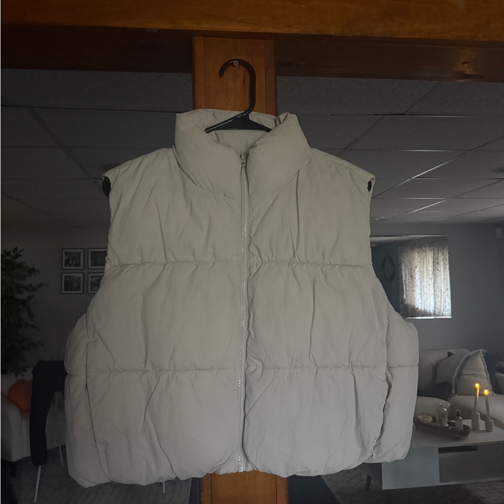 H&M Off-White Puffer Vest